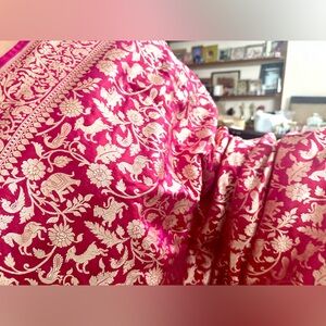 Pure Silk Rare All over beautifully handwoven rare Shikargah work Benarasi Saree